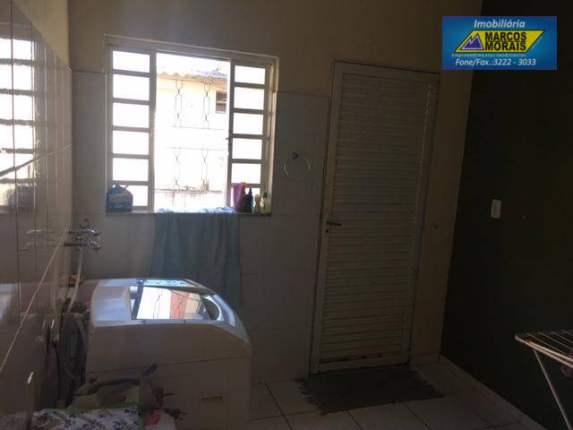 Casa à venda com 2 quartos, 60m² - Foto 17