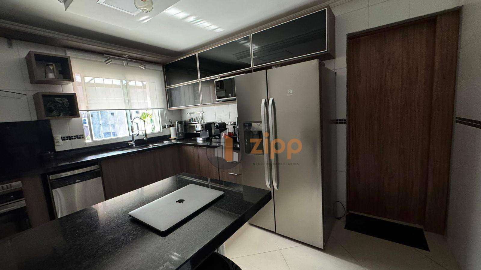 Sobrado à venda com 3 quartos, 280m² - Foto 4
