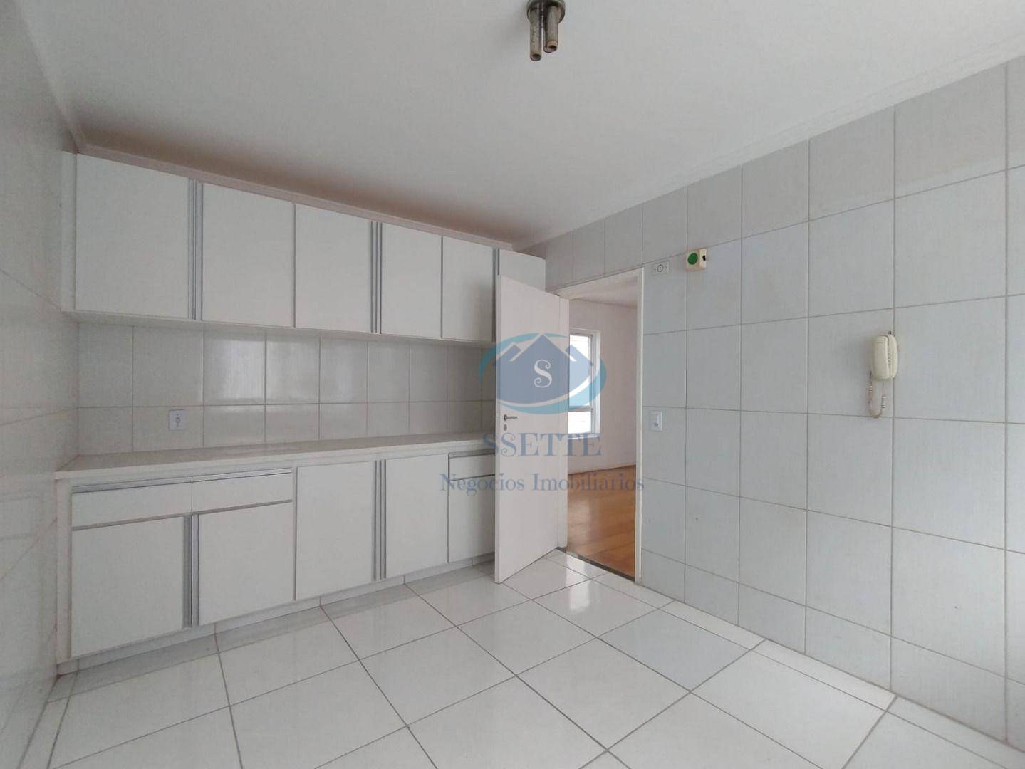 Apartamento para alugar com 3 quartos, 157m² - Foto 9