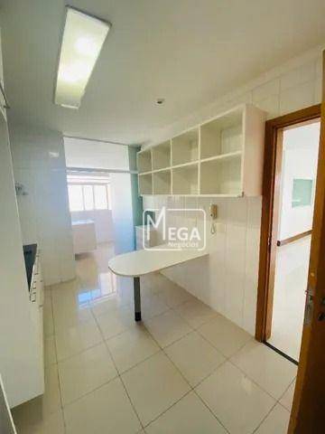 Apartamento à venda com 3 quartos, 113m² - Foto 3