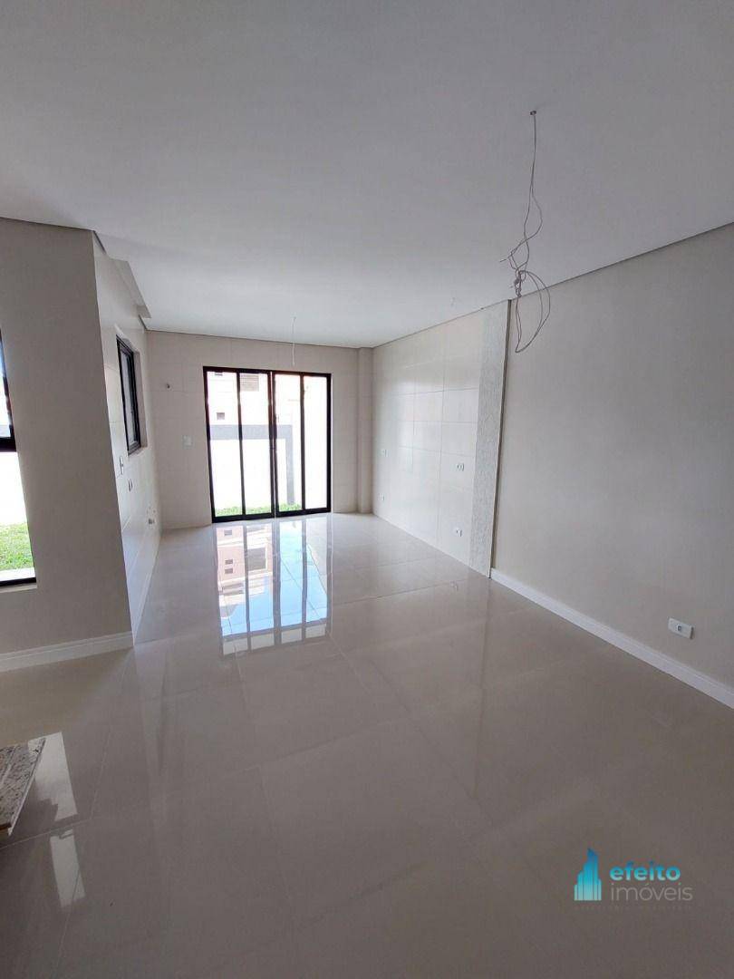 Sobrado à venda com 3 quartos, 130m² - Foto 2