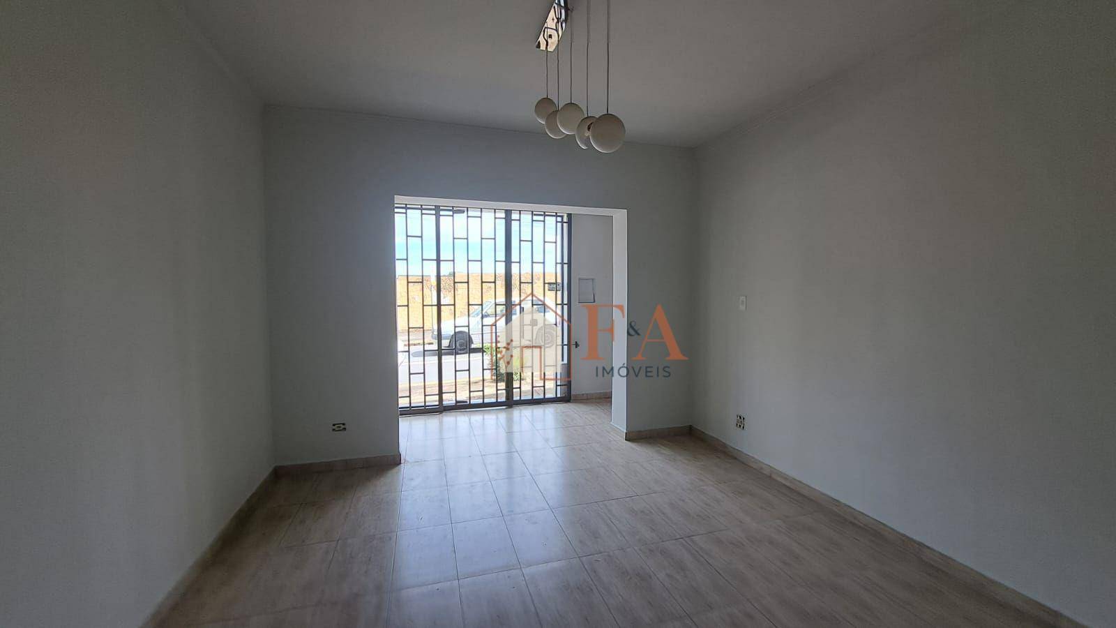 Casa à venda com 2 quartos, 180m² - Foto 4