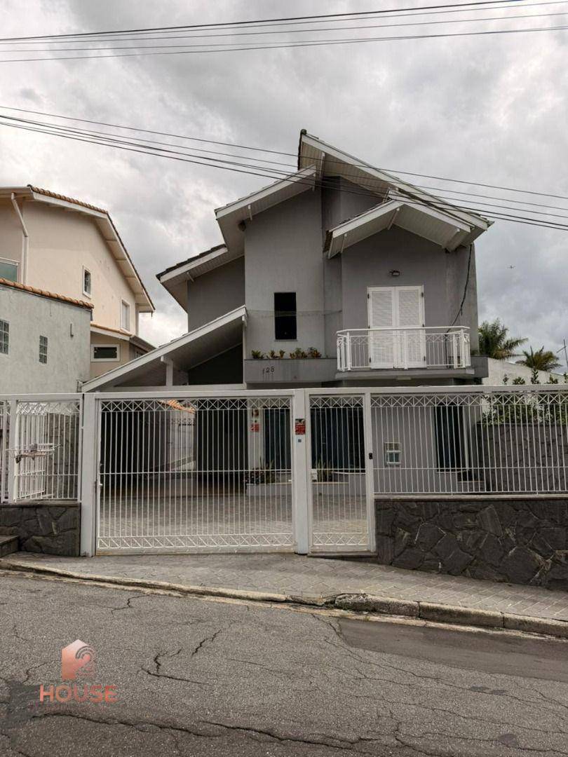 Casa, 3 quartos, 200 m² - Foto 1