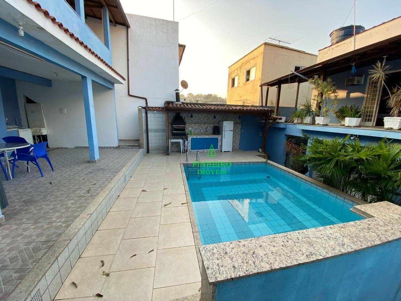 Casa à venda com 3 quartos, 339m² - Foto 27