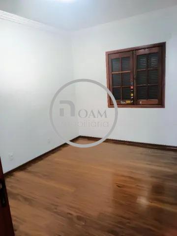 Casa para alugar com 3 quartos, 262m² - Foto 9