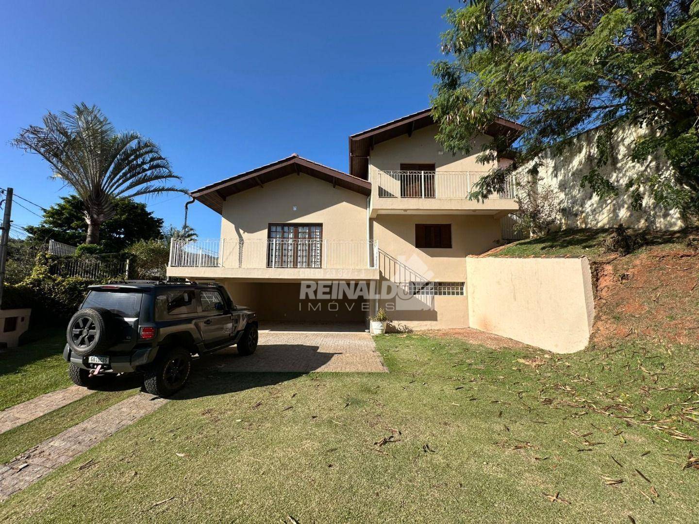 Casa de Condomínio para alugar com 3 quartos, 250m² - Foto 2