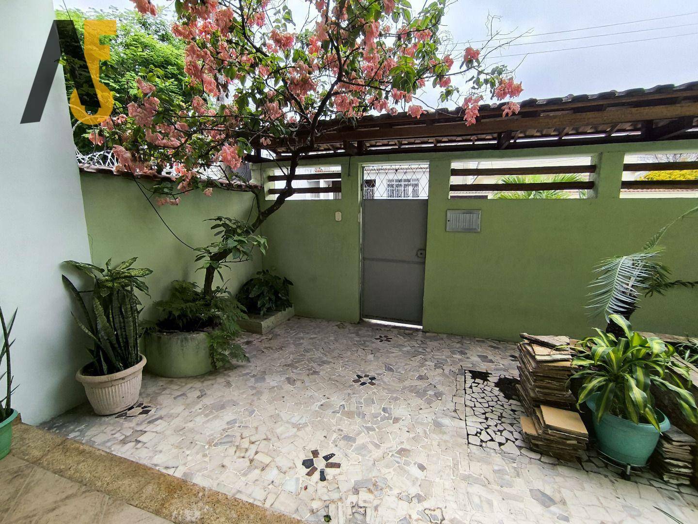 Casa à venda com 3 quartos, 299m² - Foto 6