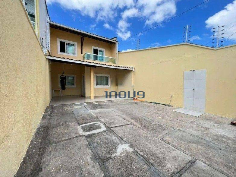 Casa à venda com 4 quartos, 140m² - Foto 1