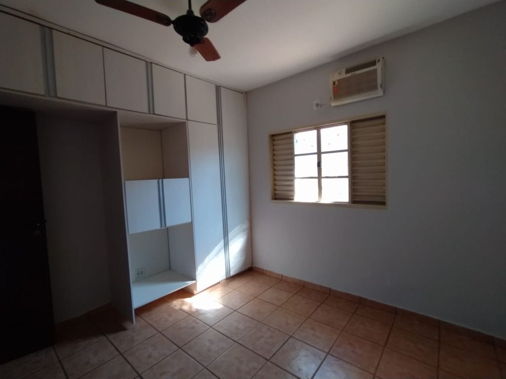 Casa à venda com 3 quartos, 220m² - Foto 6