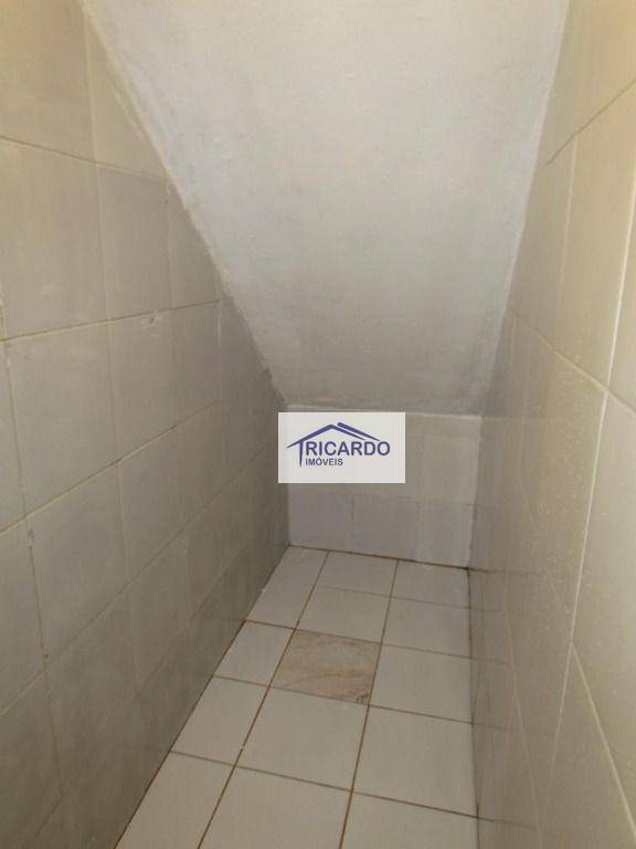 Sobrado à venda e aluguel com 3 quartos, 180m² - Foto 9