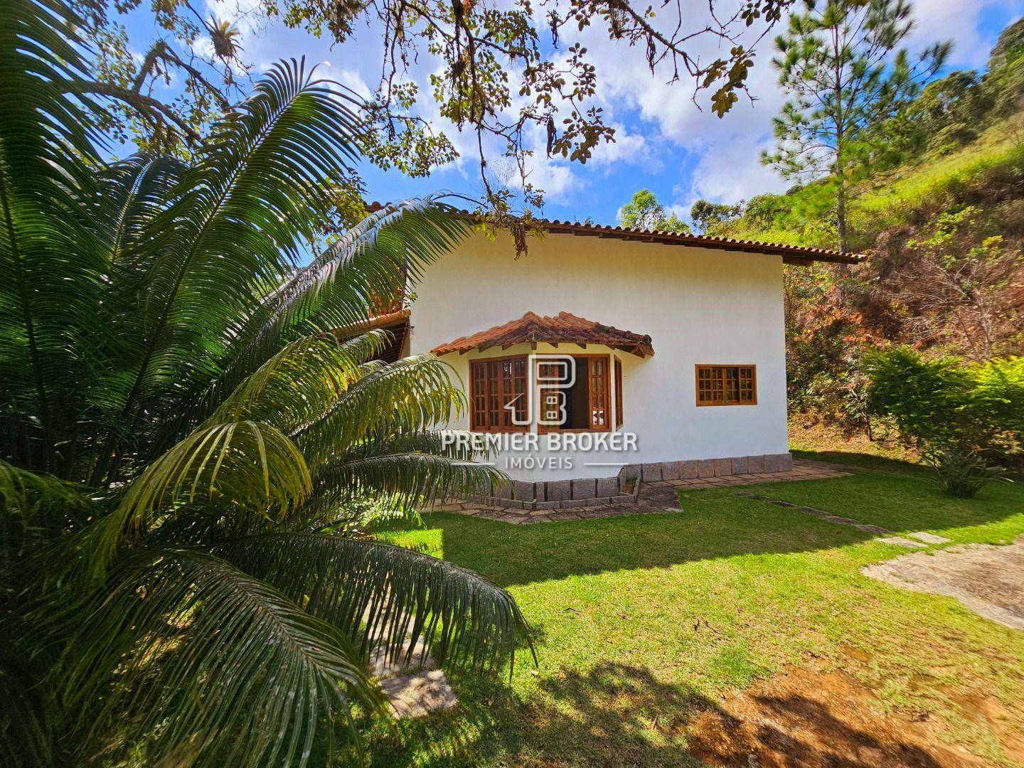 Casa de Condomínio à venda com 3 quartos, 240m² - Foto 1