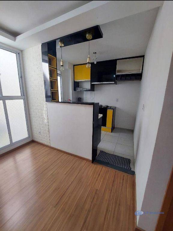 Apartamento à venda com 2 quartos, 42m² - Foto 2