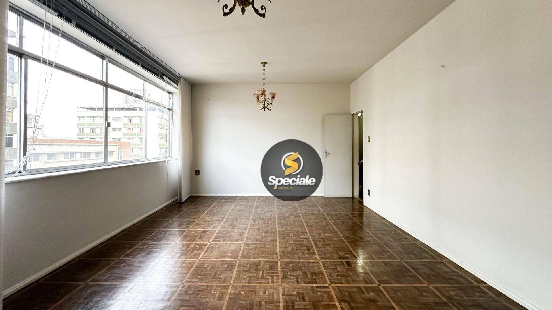 Apartamento à venda com 3 quartos, 128m² - Foto 2