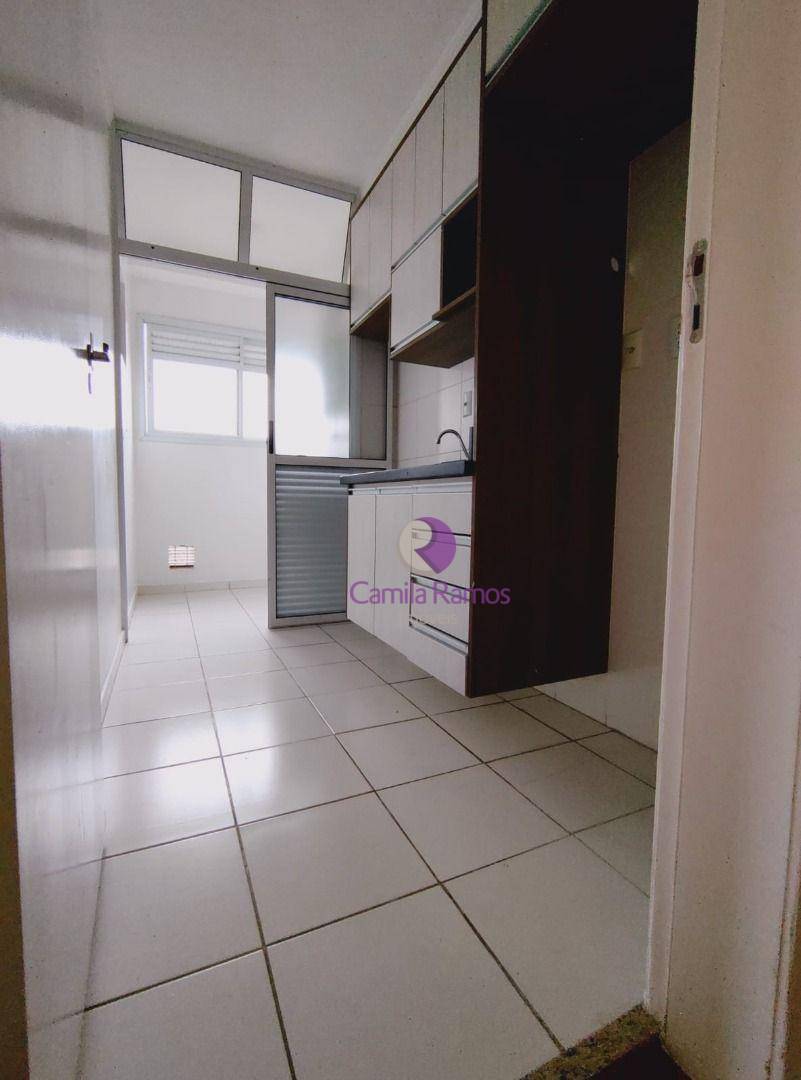 Apartamento à venda com 2 quartos, 68m² - Foto 5