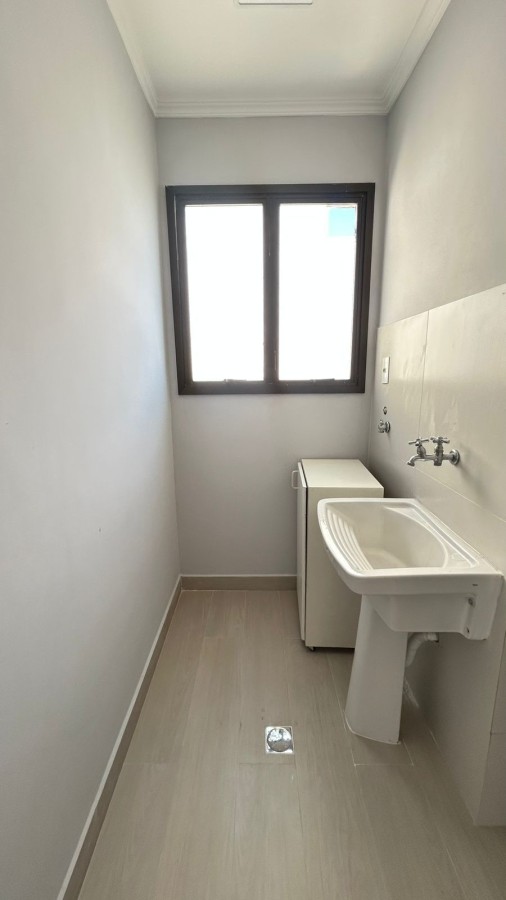 Apartamento para alugar com 1 quarto, 57m² - Foto 12