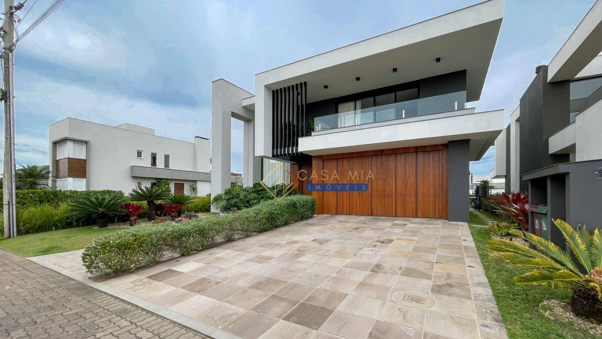 Casa de Condomínio à venda com 4 quartos, 370m² - Foto 2
