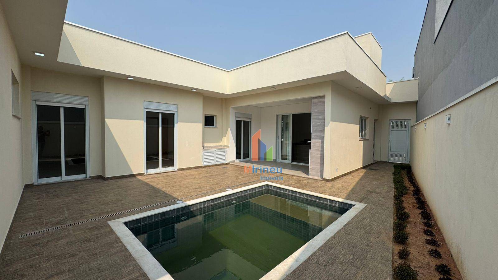 Casa de Condomínio à venda com 3 quartos, 156m² - Foto 1