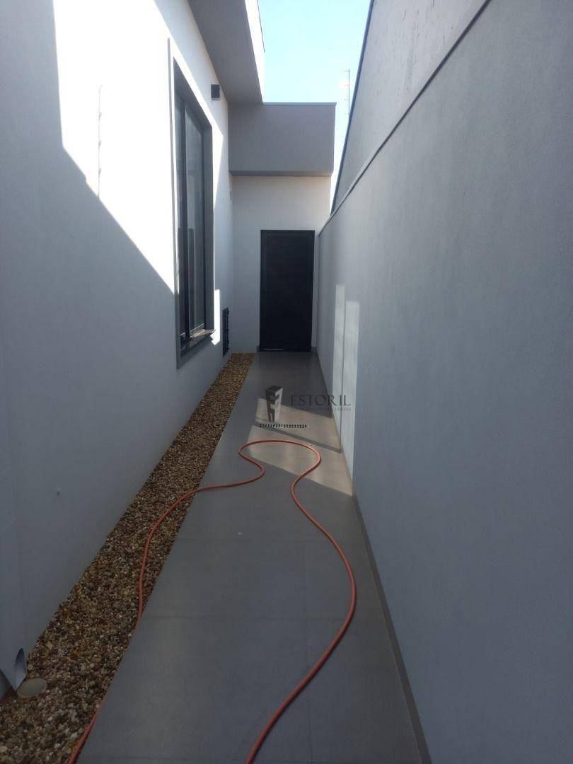 Casa à venda com 3 quartos, 300M2 - Foto 11