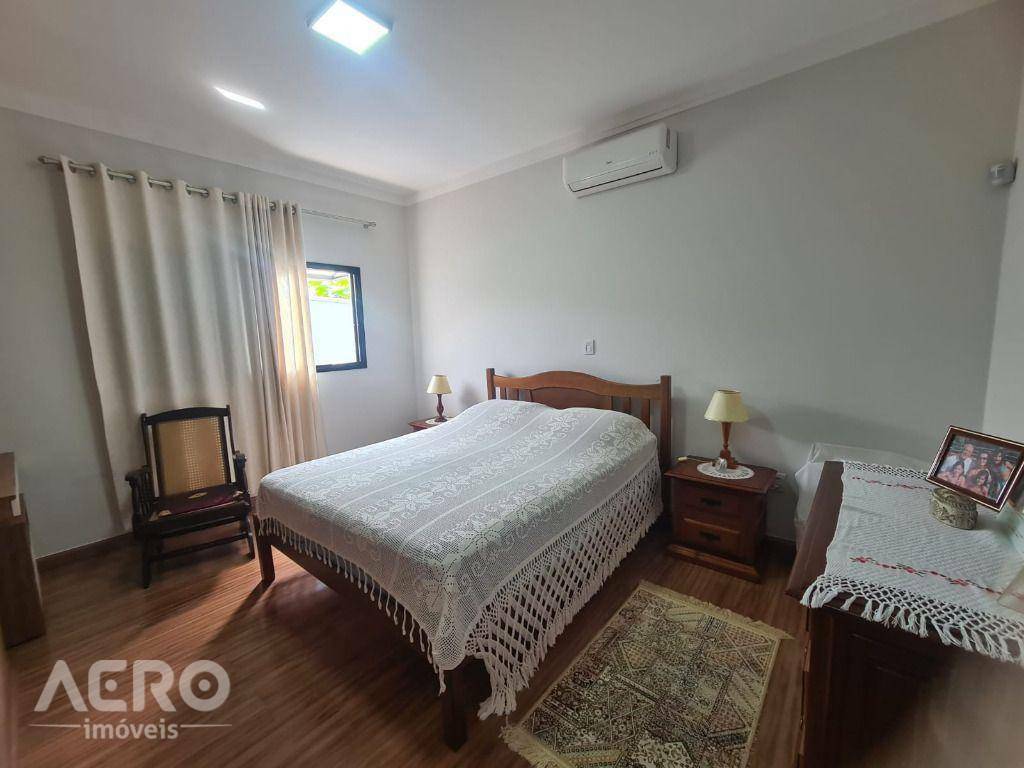 Casa de Condomínio à venda com 3 quartos, 226m² - Foto 32