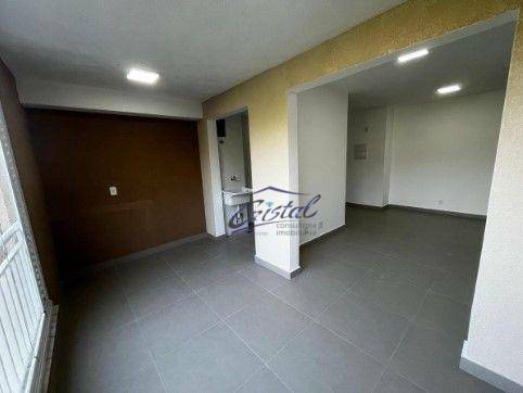 Apartamento à venda com 2 quartos, 61m² - Foto 2