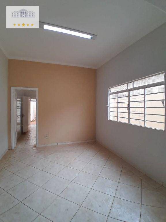 Casa para alugar com 3 quartos, 180m² - Foto 12