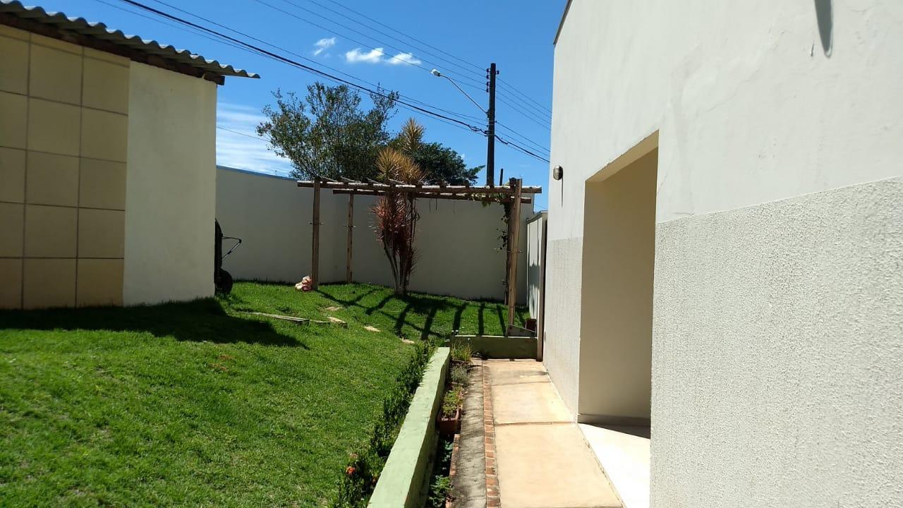 Casa à venda com 4 quartos - Foto 2