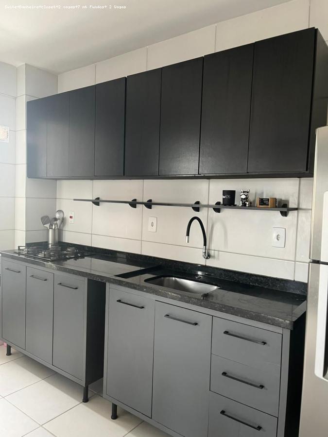 Apartamento à venda com 3 quartos, 81m² - Foto 2