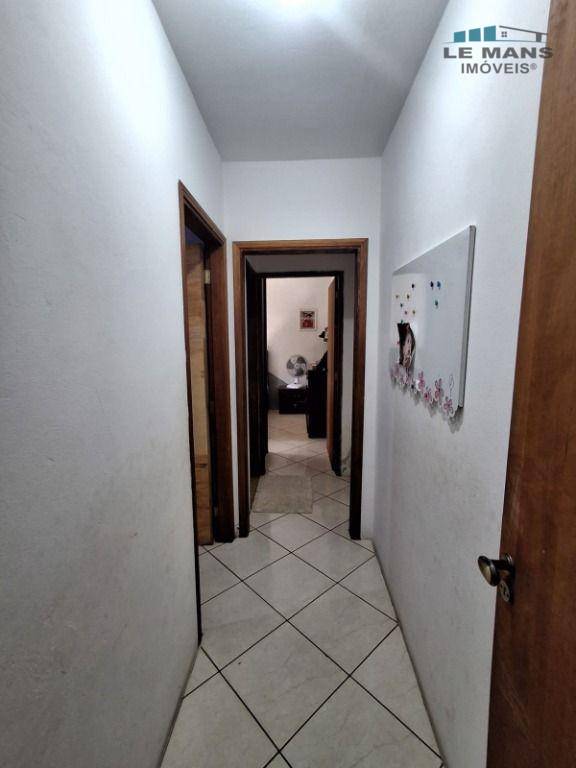 Casa à venda com 3 quartos, 200m² - Foto 24