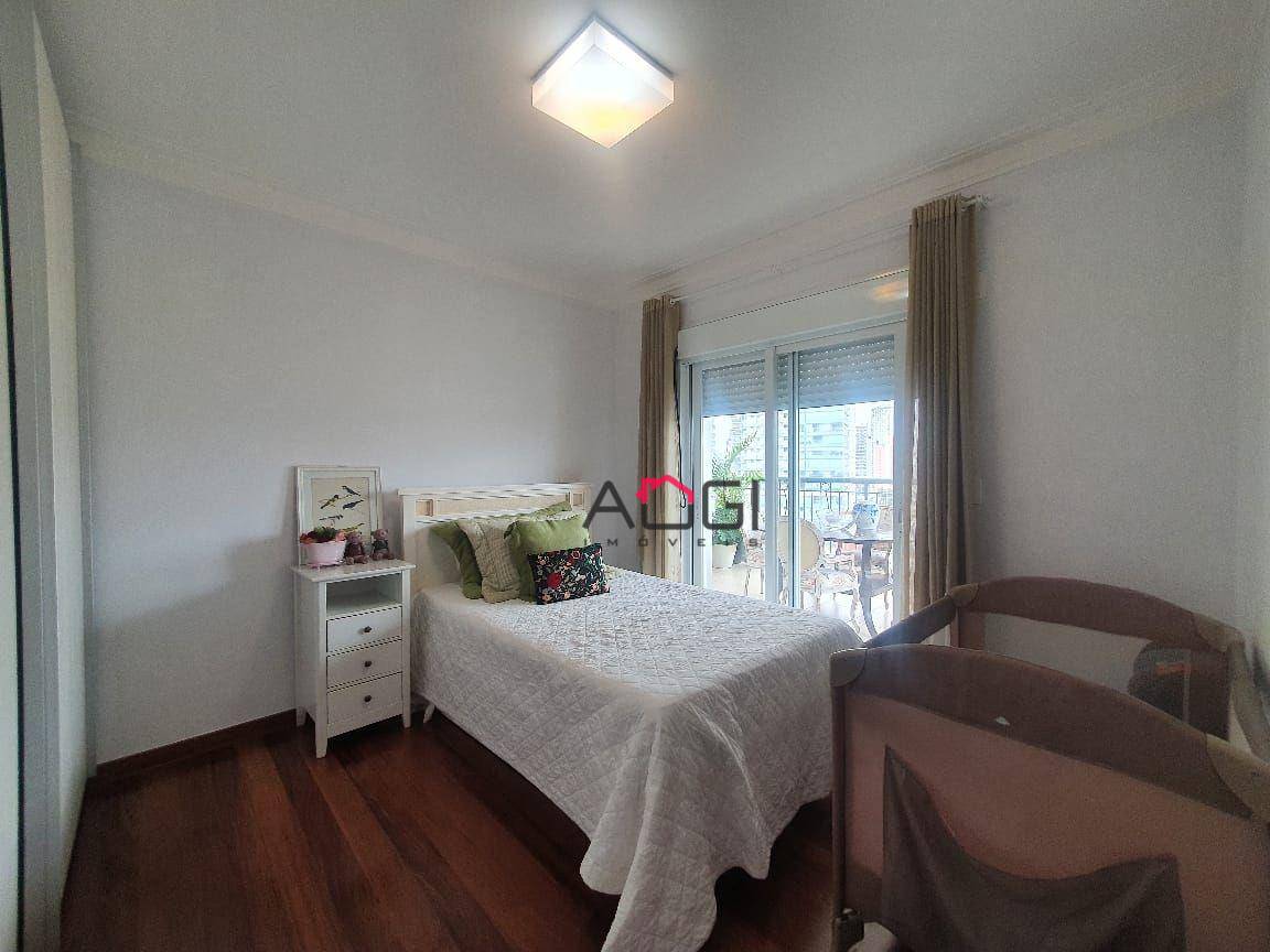 Apartamento para alugar com 4 quartos, 226m² - Foto 11