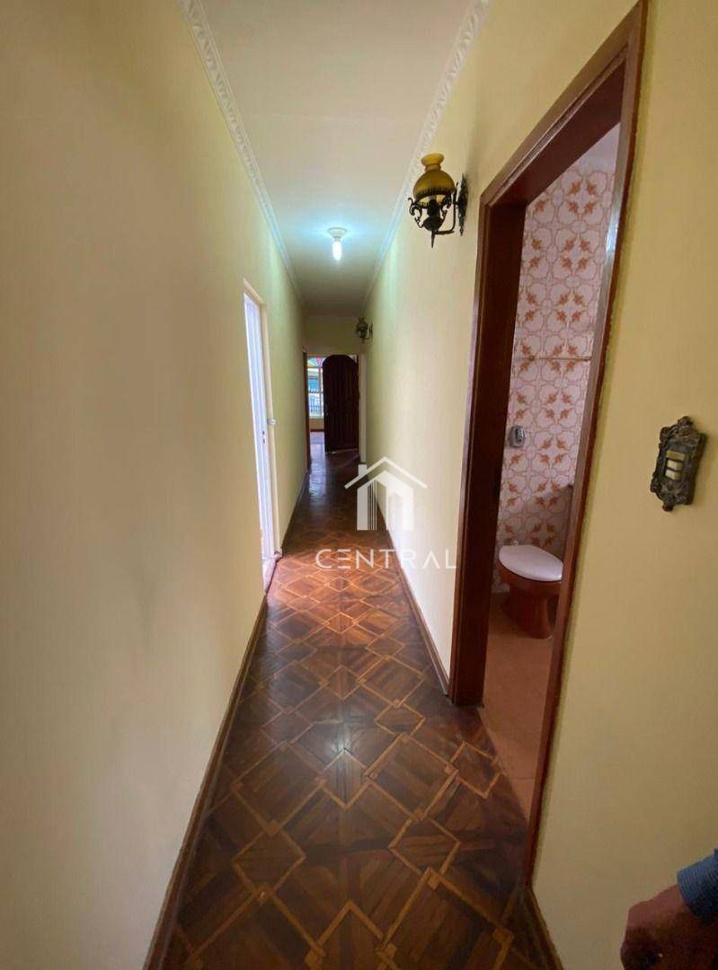 Casa à venda com 3 quartos, 220m² - Foto 17