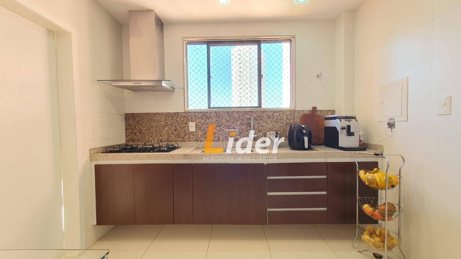 Apartamento à venda com 3 quartos, 167m² - Foto 24