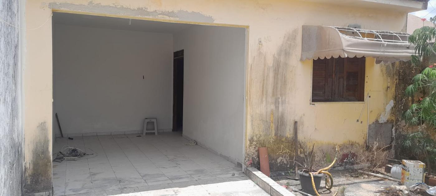 Casa à venda com 3 quartos, 195m² - Foto 2