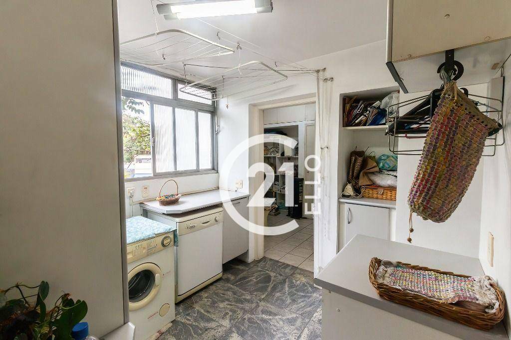 Apartamento à venda com 3 quartos, 188m² - Foto 11