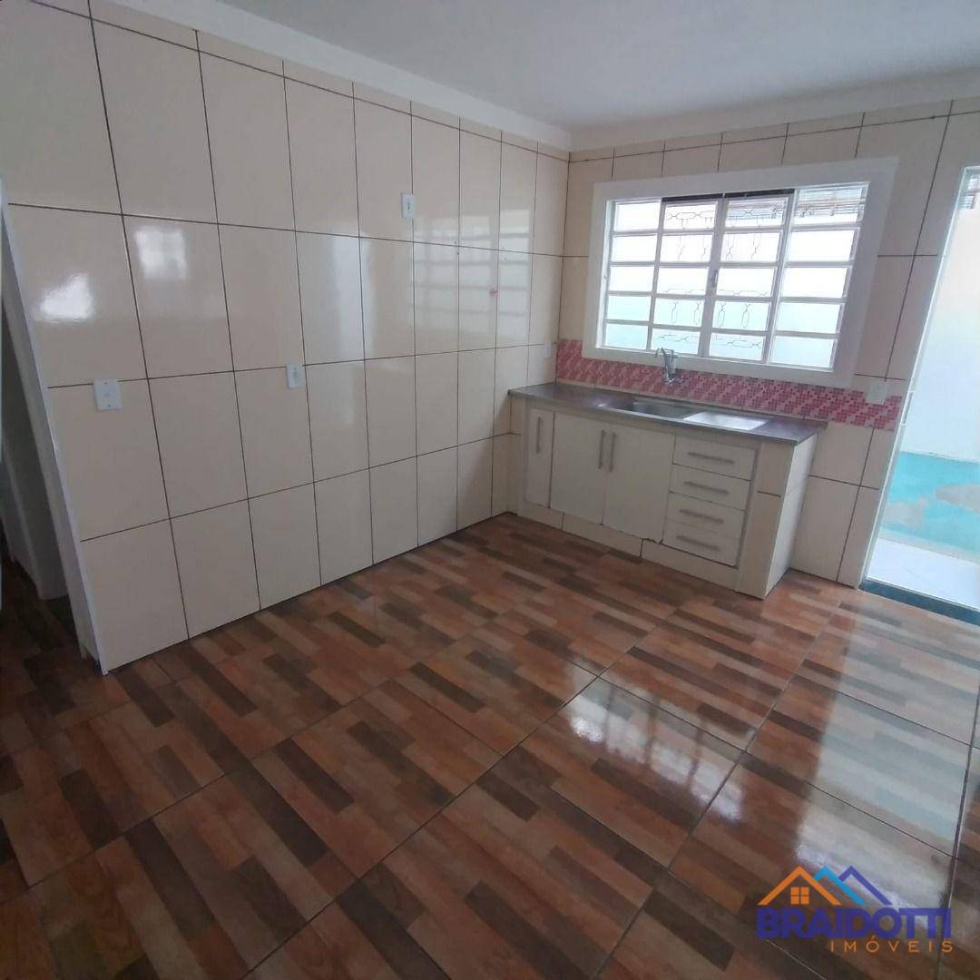 Casa à venda com 3 quartos, 90m² - Foto 3