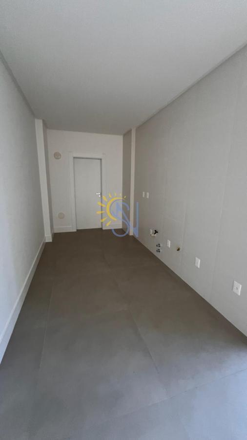 Apartamento à venda com 3 quartos, 142m² - Foto 3