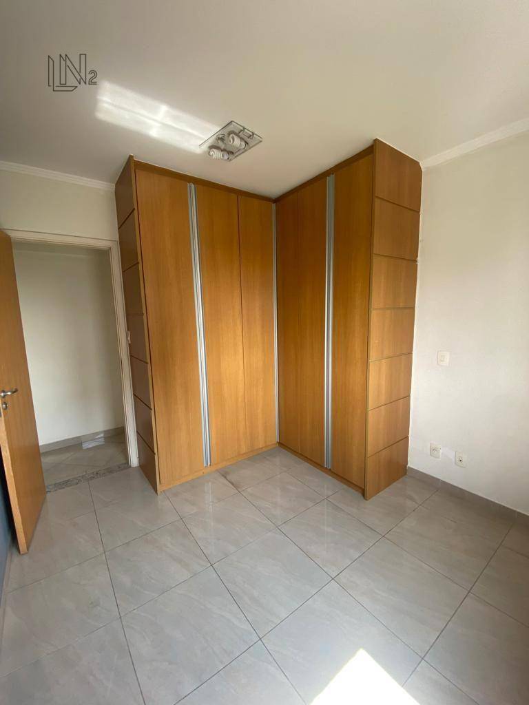 Apartamento à venda com 3 quartos, 121m² - Foto 17