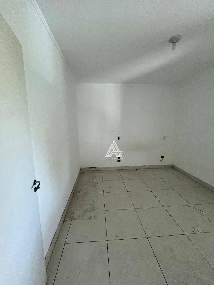 Casa para alugar com 4 quartos, 150m² - Foto 40