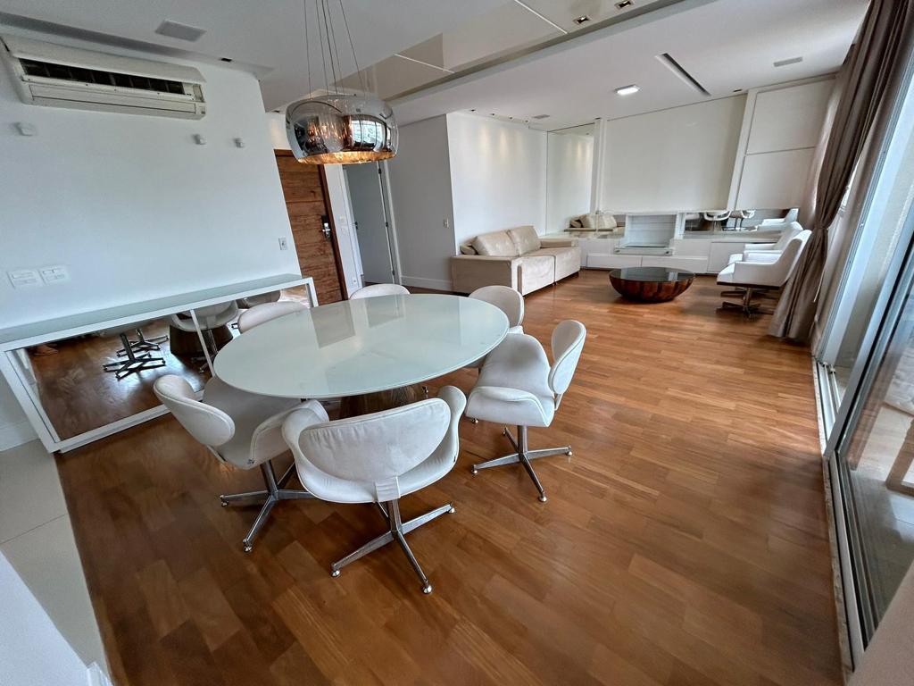 Apartamento à venda com 4 quartos, 198m² - Foto 1