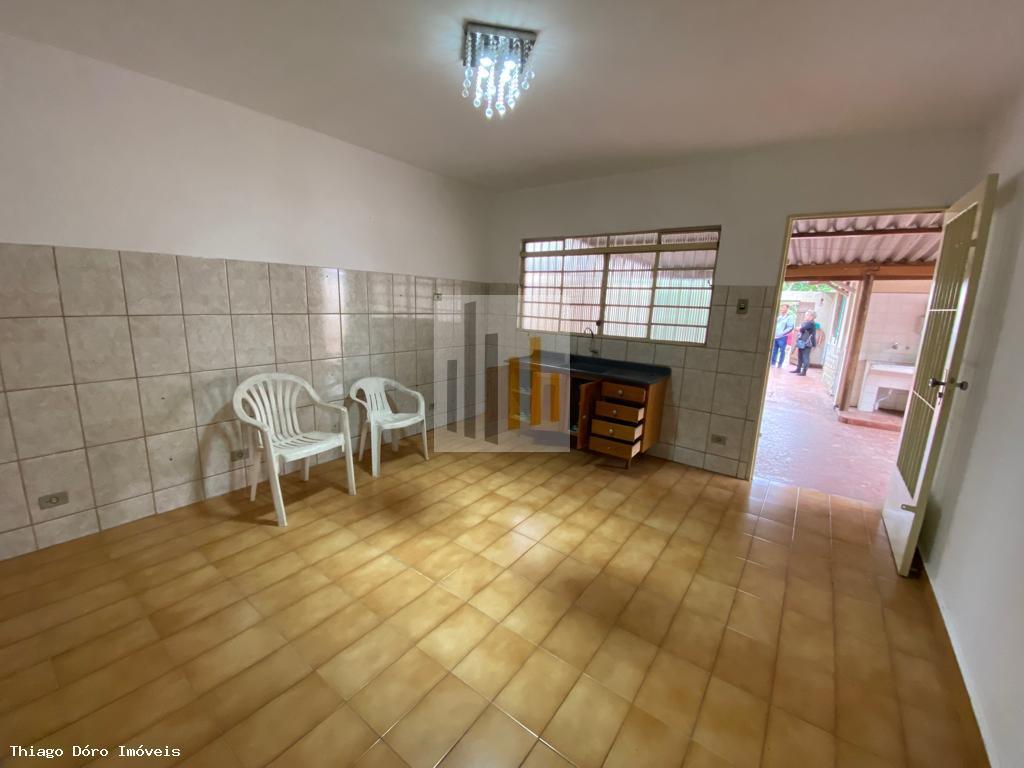 Casa à venda com 2 quartos, 500m² - Foto 30