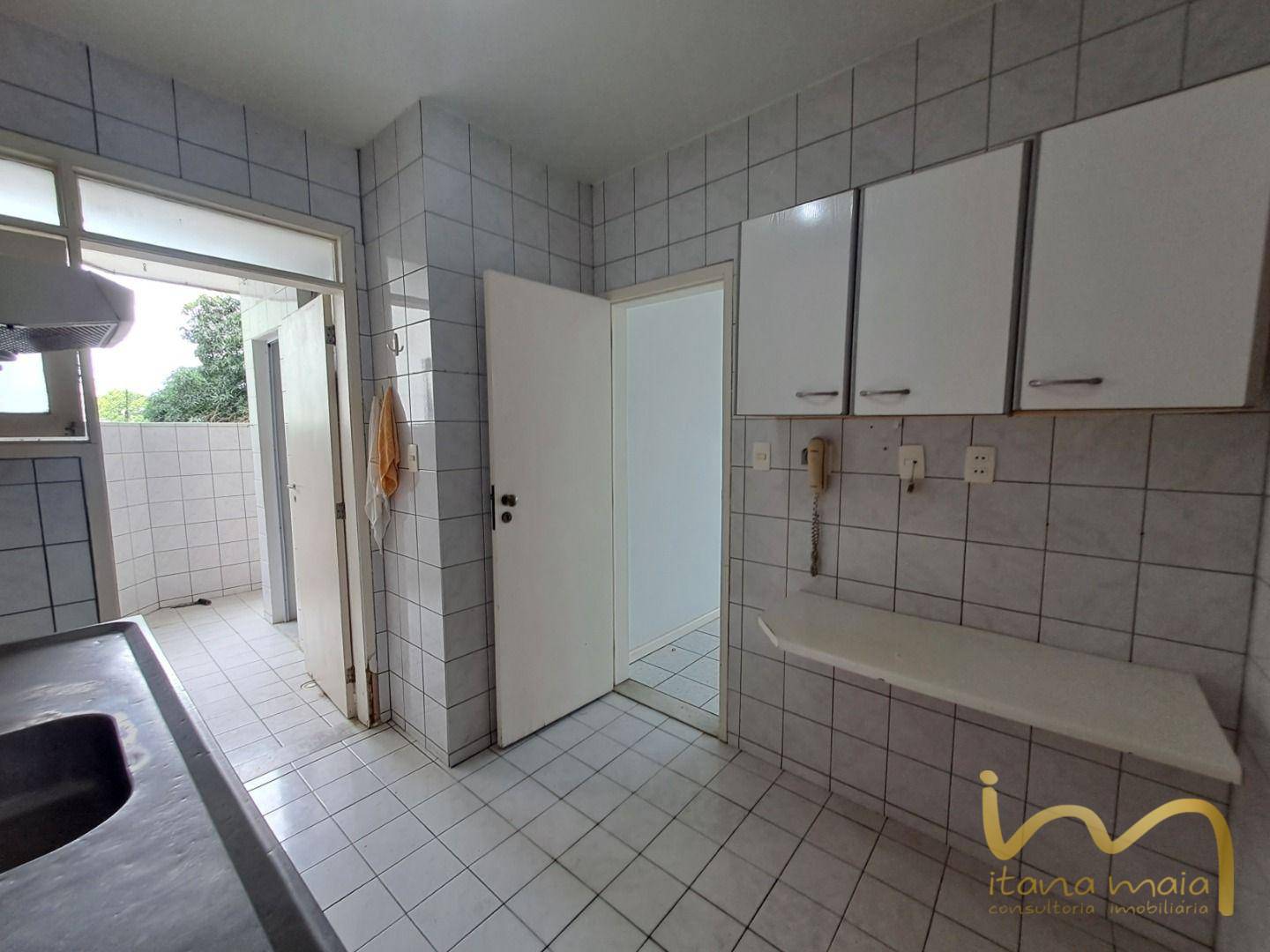 Apartamento à venda com 2 quartos, 67m² - Foto 14