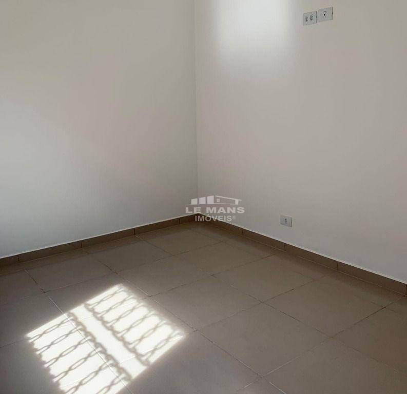 Casa à venda com 2 quartos, 90m² - Foto 9