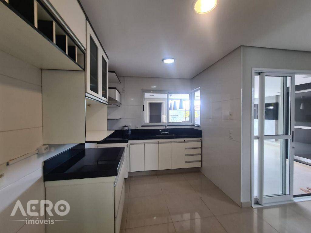 Casa de Condomínio à venda com 3 quartos, 290m² - Foto 25