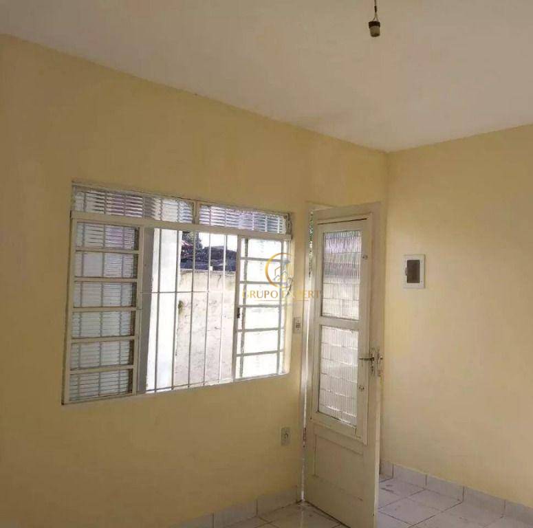 Sobrado à venda com 4 quartos, 200m² - Foto 7