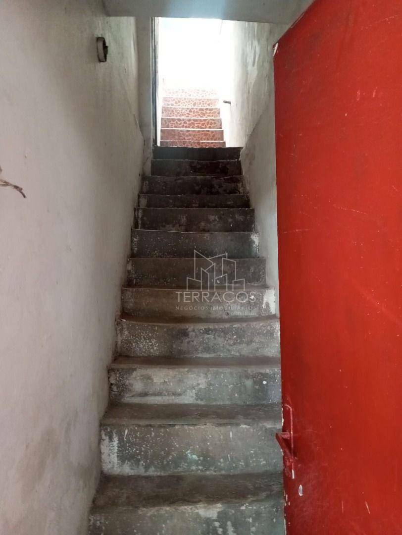 Casa à venda com 2 quartos, 129m² - Foto 2