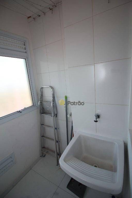 Apartamento à venda com 2 quartos, 64m² - Foto 12