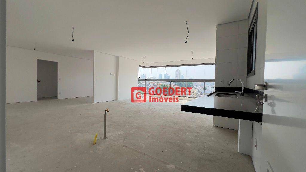 Apartamento à venda com 3 quartos, 150m² - Foto 2