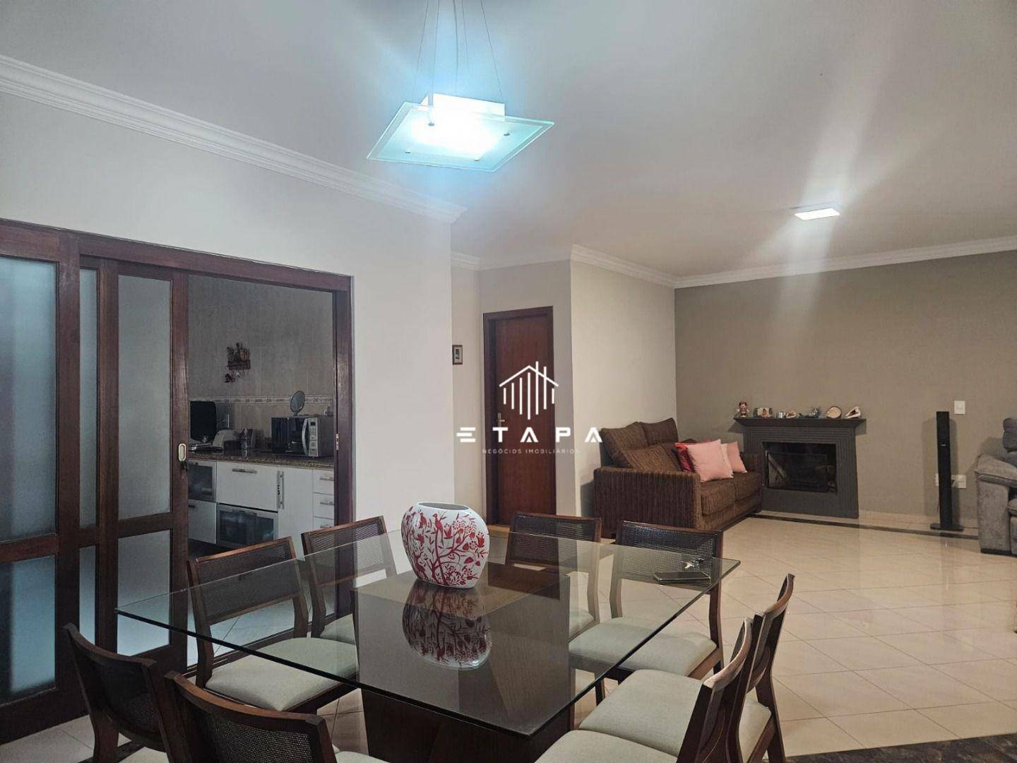 Casa à venda com 4 quartos, 330m² - Foto 9