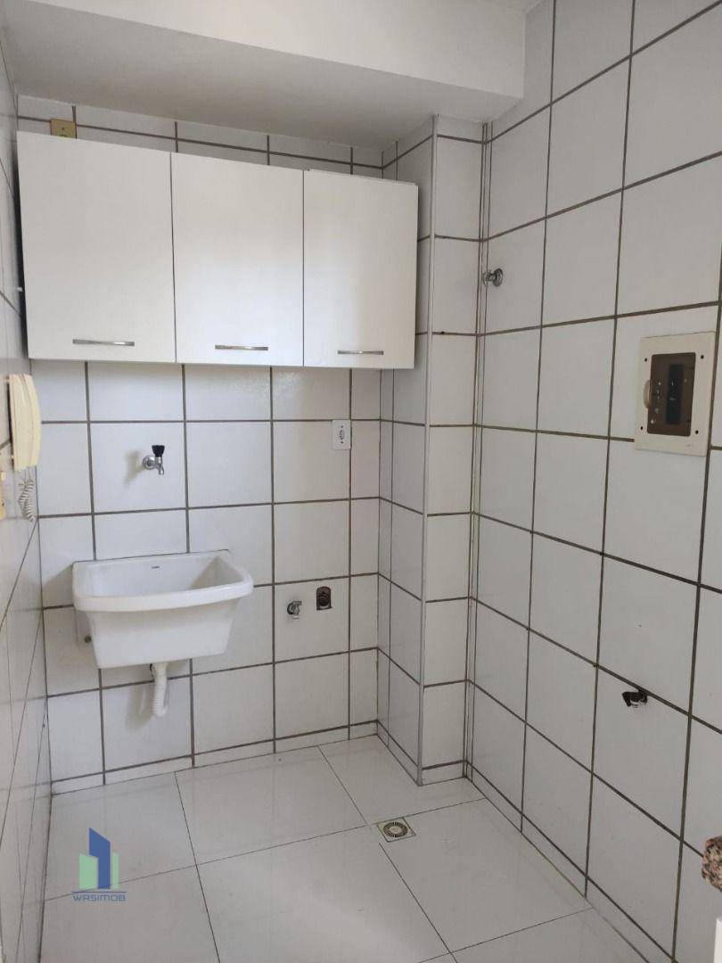 Apartamento à venda com 3 quartos, 60m² - Foto 11