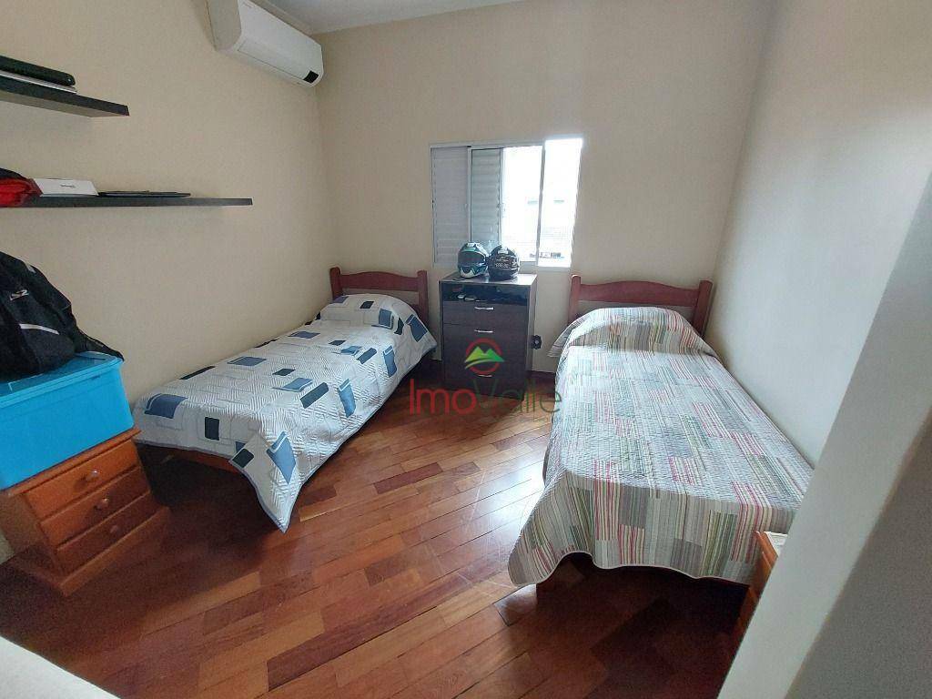 Casa de Condomínio à venda com 3 quartos, 243m² - Foto 38