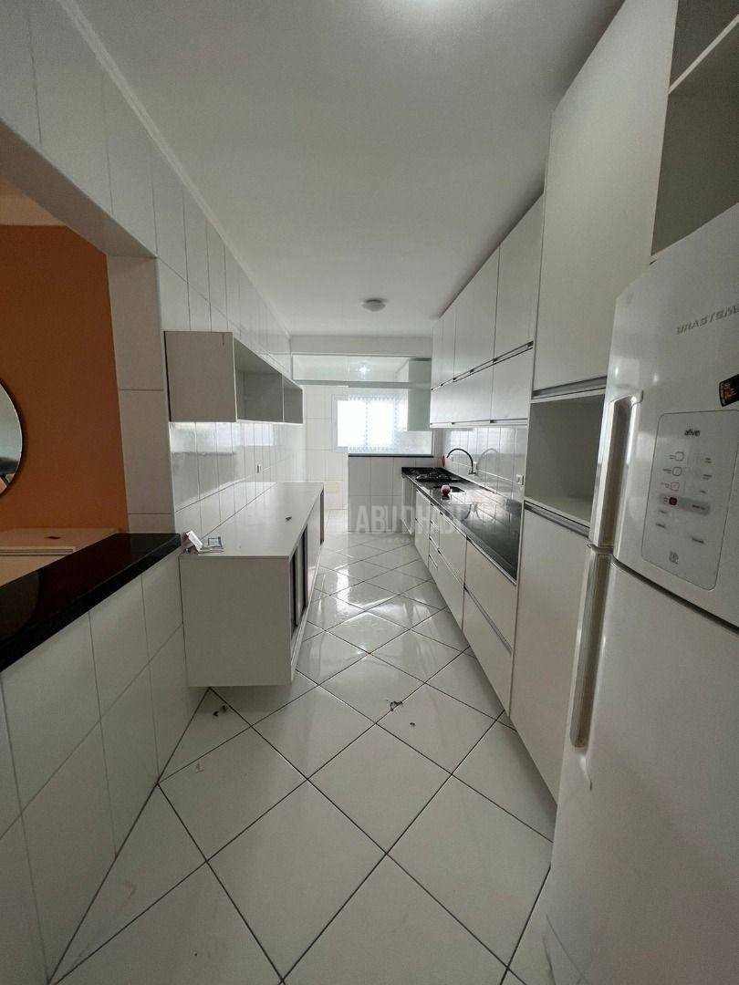 Apartamento à venda com 3 quartos, 105m² - Foto 7